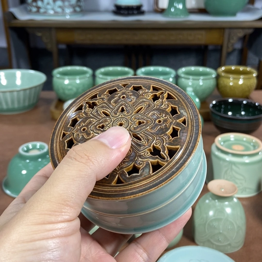 田***甜龙泉青瓷茶器主人杯