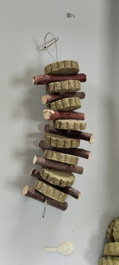 直播间特价咬串二串，猫猫磨牙专用，无污染，纯天然 草饼苹果木咬串