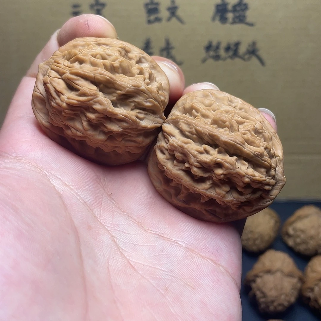 把件文玩核桃麦穗虎头