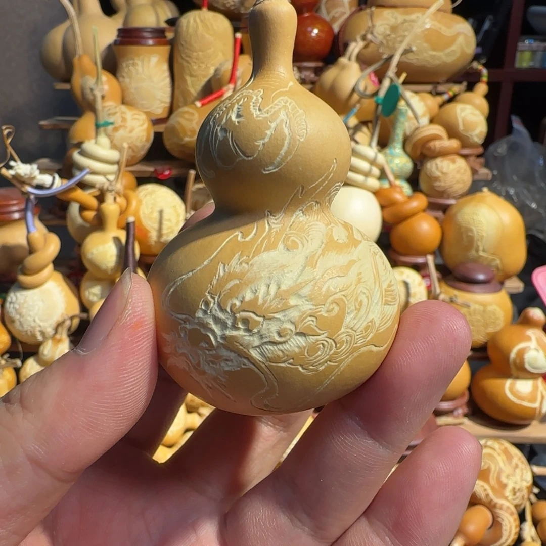 有机玻璃天净嘴雕刻龙