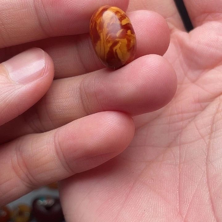 琥珀未镶嵌裸石老蜜蜡红色妖孽花枣珠