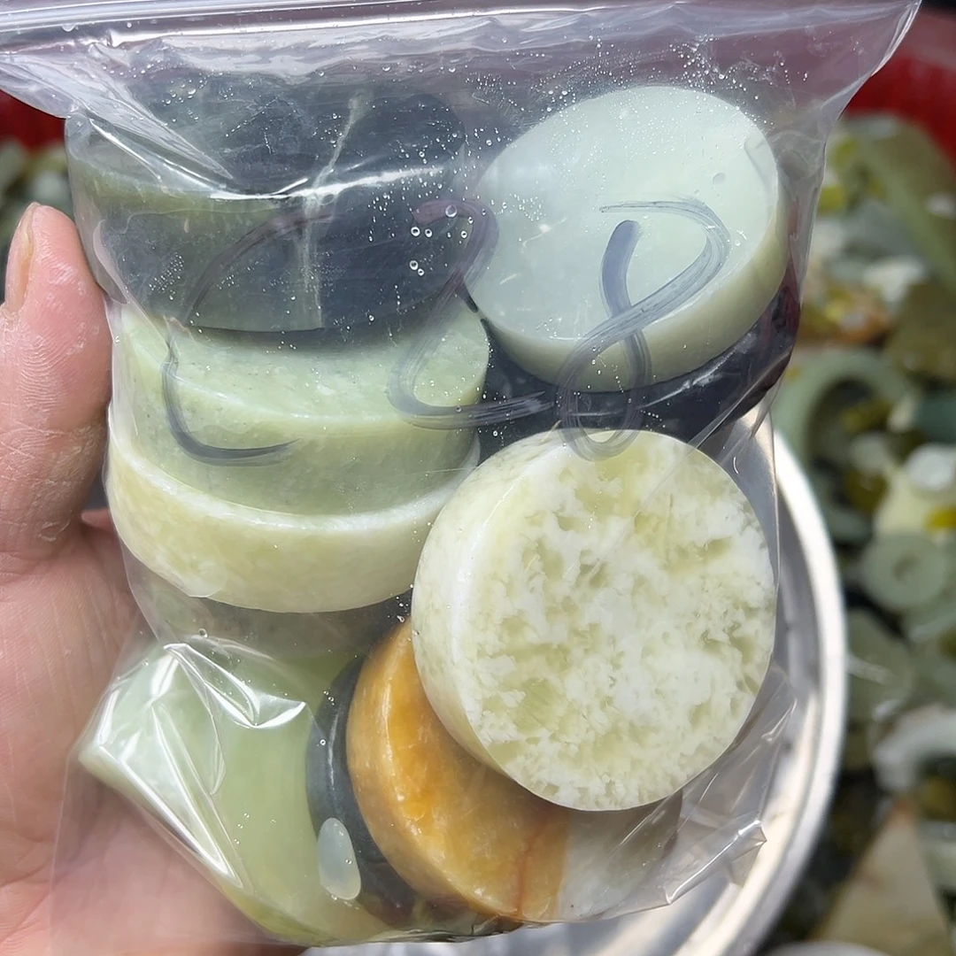 易***风蛇纹石玉未镶嵌鱼缸石 盆景石