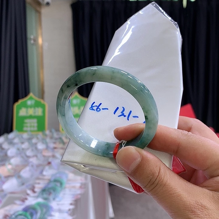 翡翠手镯未镶嵌缅甸翡翠