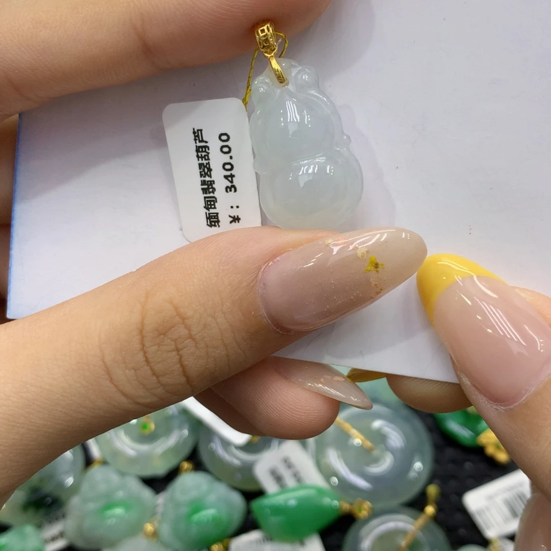 颈饰18K金镶嵌翡翠翡翠