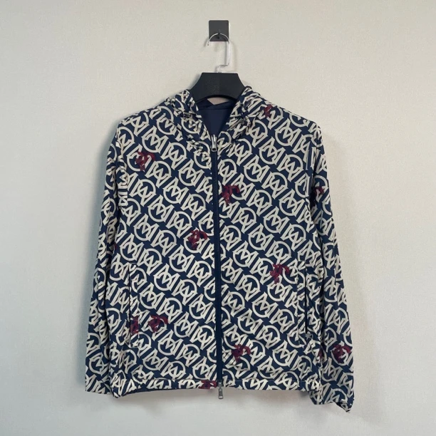 未使用 MONCLER 盟可睐兔年限定款双面穿冲锋衣/2码/带吊/价15000