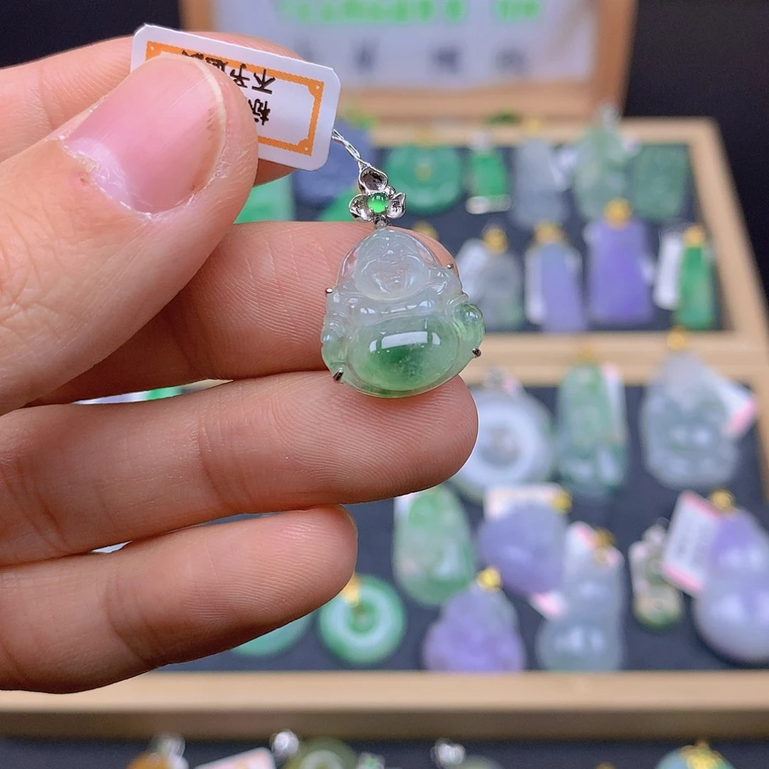 翡翠颈饰18K金镶嵌翡翠