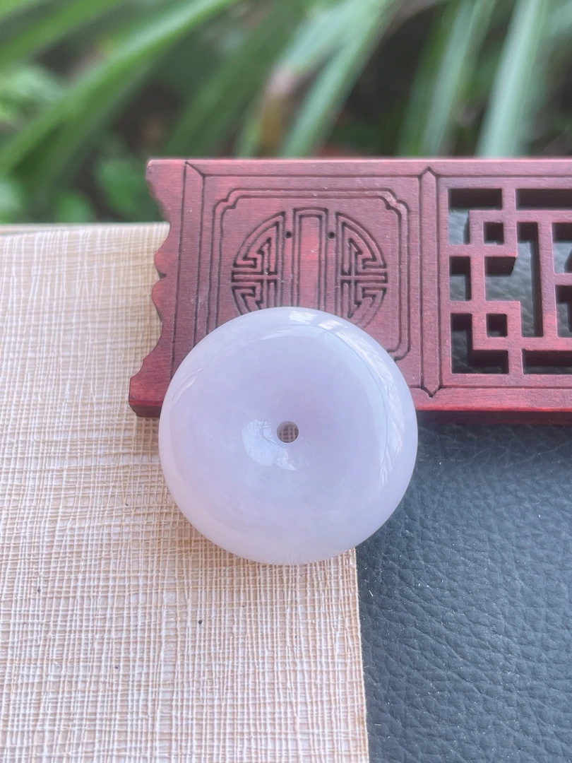 天然缅甸翡翠A货.水润细腻紫罗兰厚装平安扣吊坠.尺寸30.6-13.3