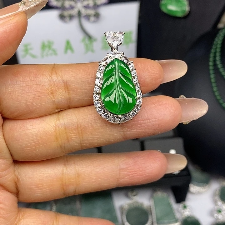 翡翠未镶嵌耳饰翡翠未镶嵌挂件