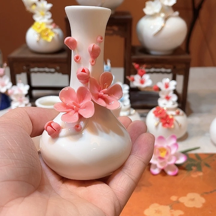 手工陶瓷精致摆件
