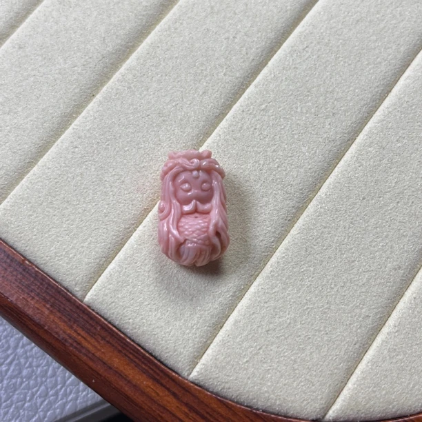 莫莫珊瑚美人鱼雕刻挂件配饰【国检证书】