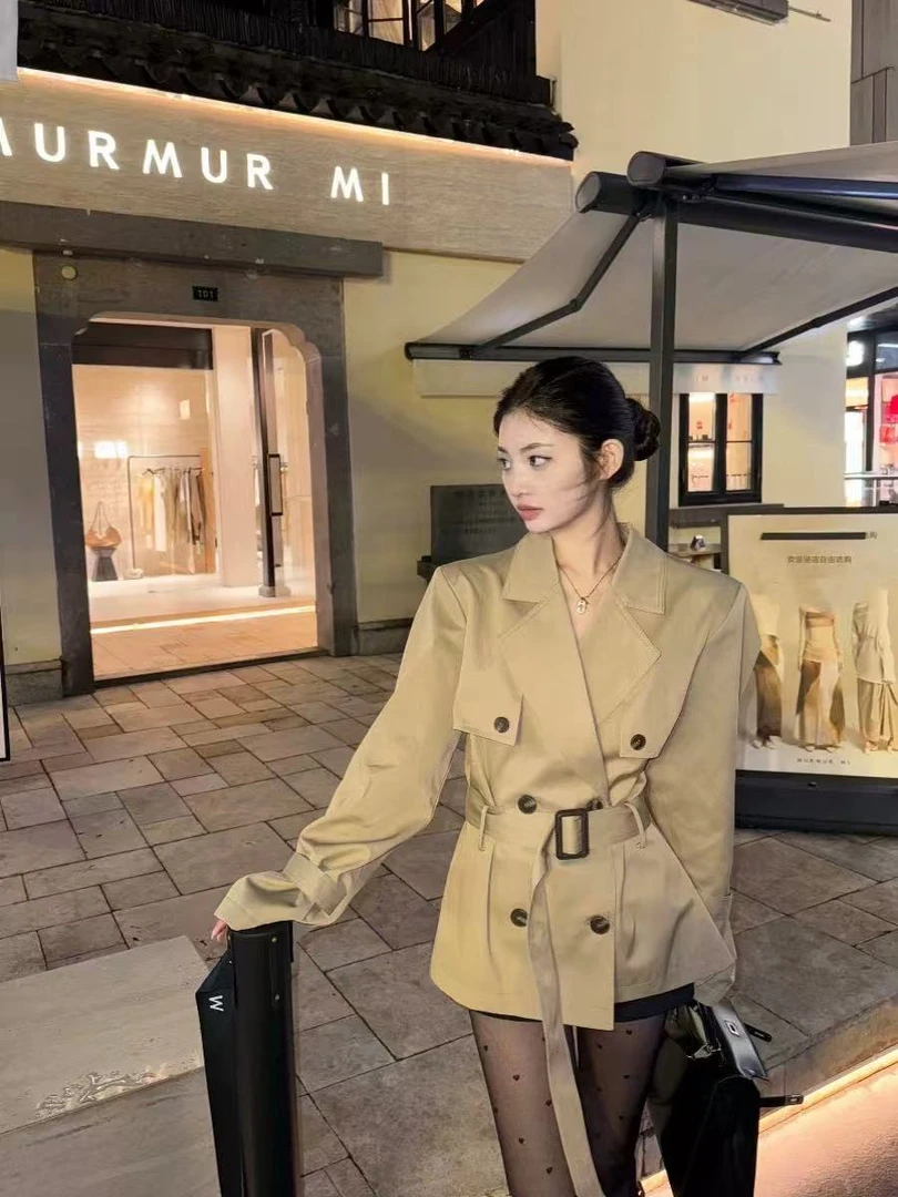 秋季高级感风衣外套女秋季新款女装卡其色英伦风收腰短衣AM25310