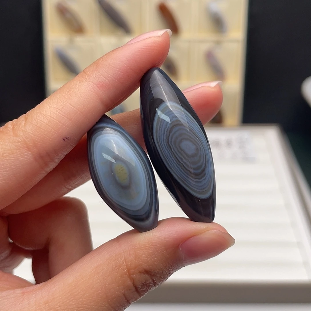 玛瑙/玉髓未镶嵌珠宝半成品@****?