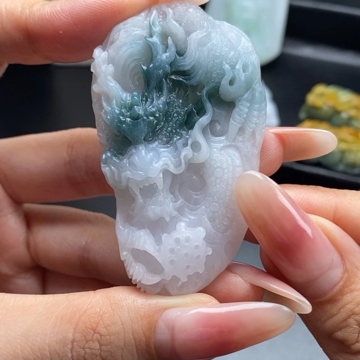 定制翡翠未镶嵌龙牌