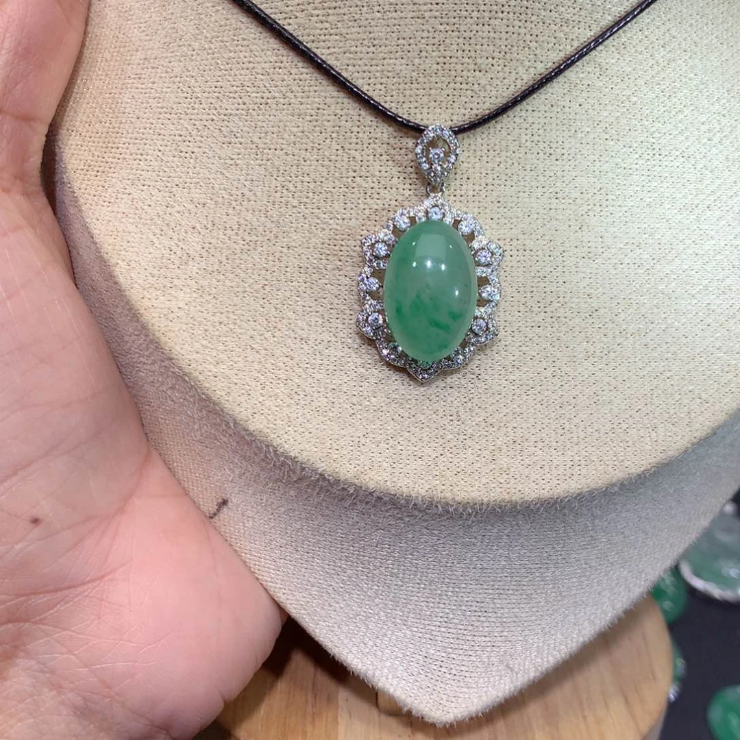 颈饰银S925镶嵌石英质玉（非洲翠）