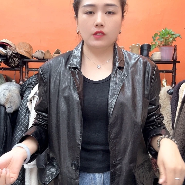 头层牛皮革皮毛一体的设计风格和款式也