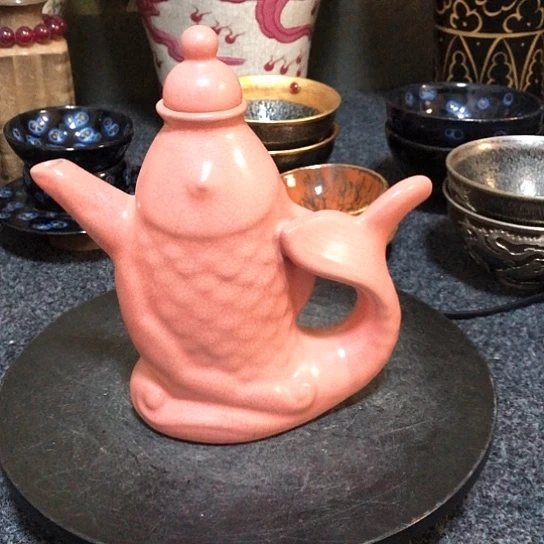 瓷片瓷器一件，品相完好