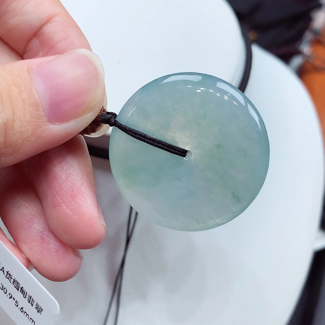 翡翠未镶嵌颈饰翡翠41，30.9/5.6