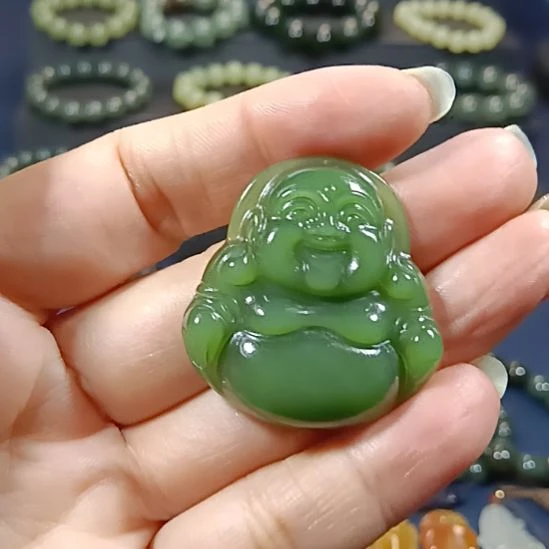 和田玉未镶嵌颈饰佛