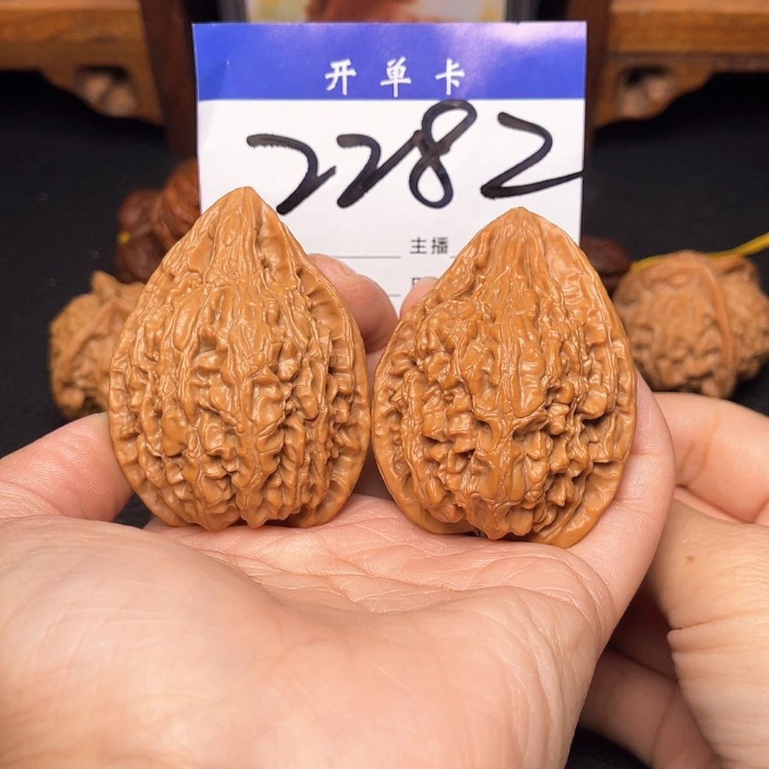 把件文玩核桃坐佛42尺。 无刀