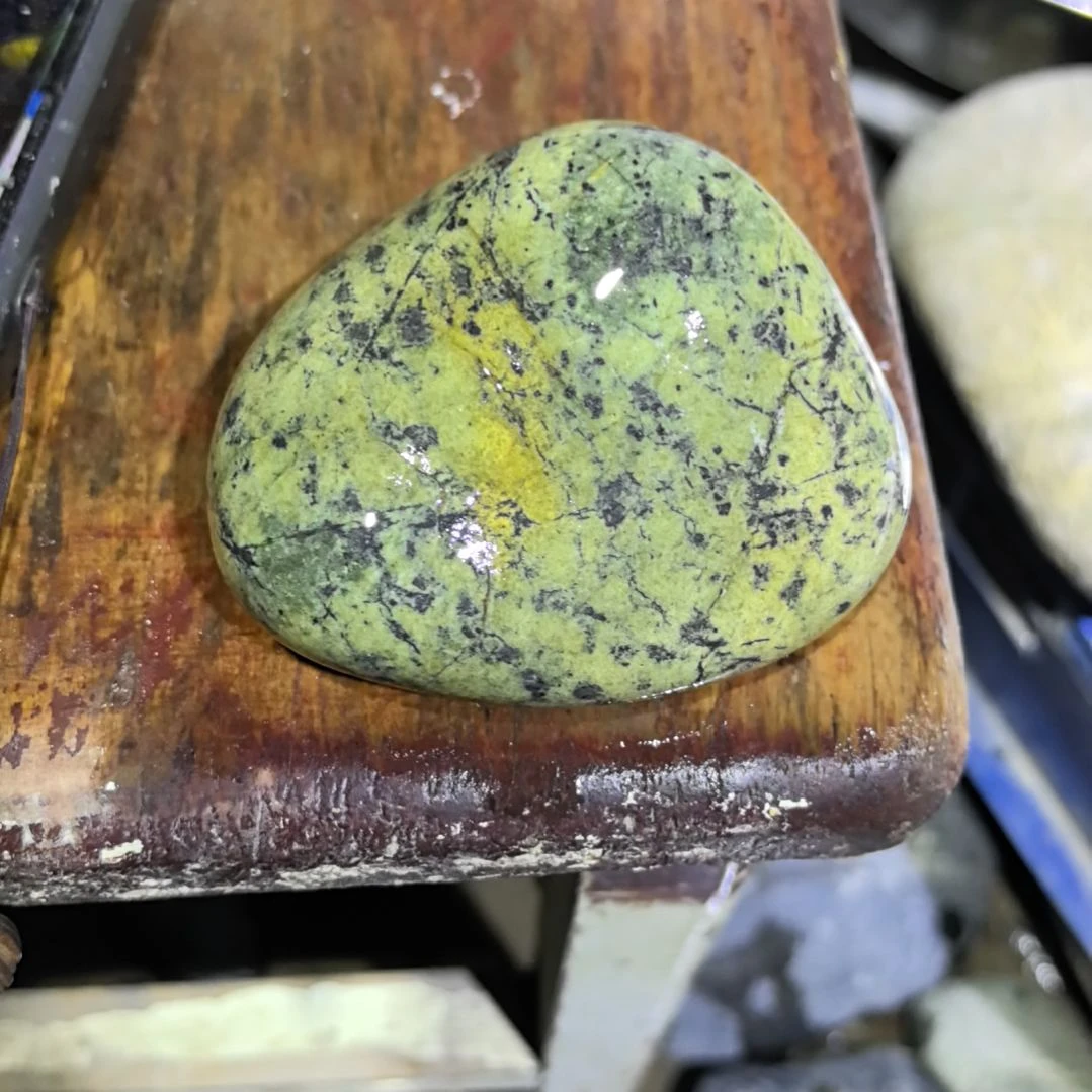 让***然藏玉药王石原石一个摆件