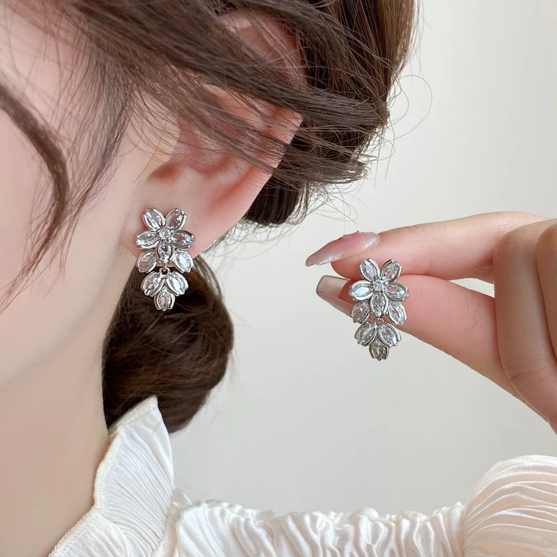 合金仿水晶耳饰 花朵耳环女2025新款爆款耳钉轻奢高级感耳饰小众
