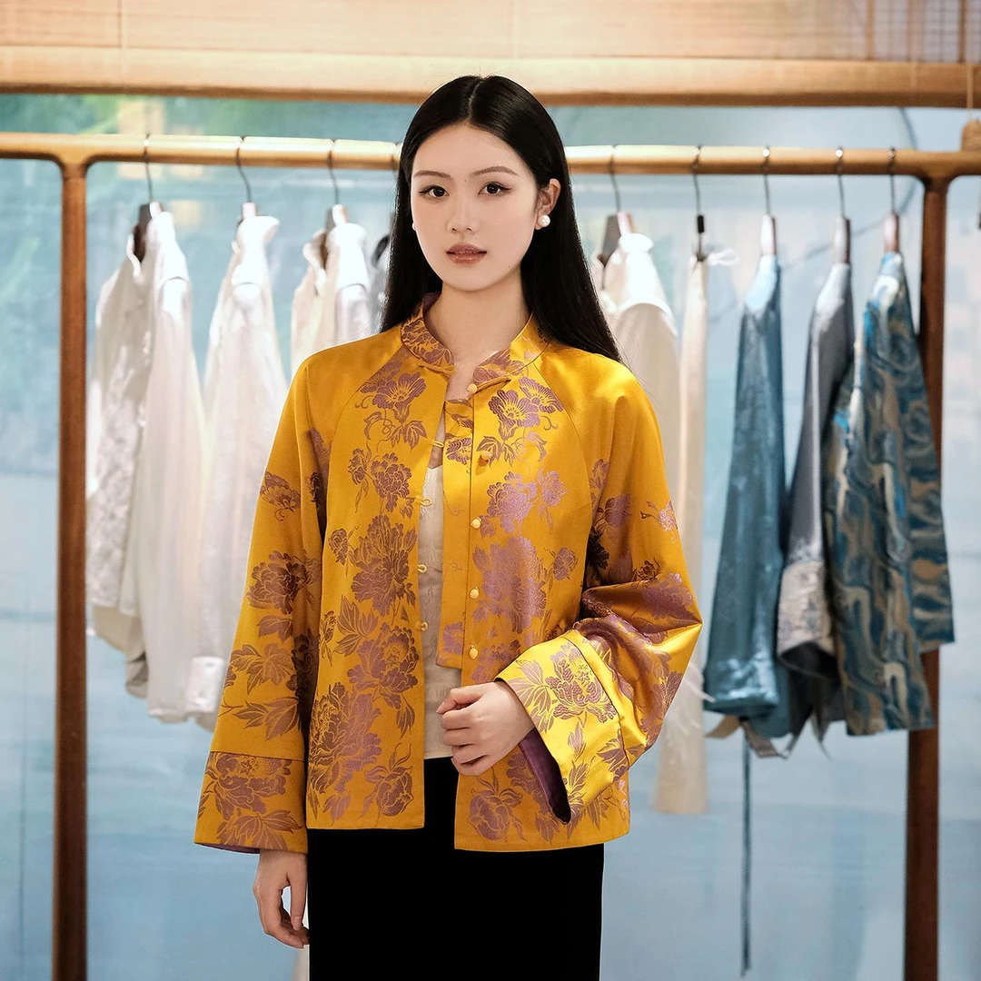 盛唐婧轻奢新中式老缎提花对花对襟外套