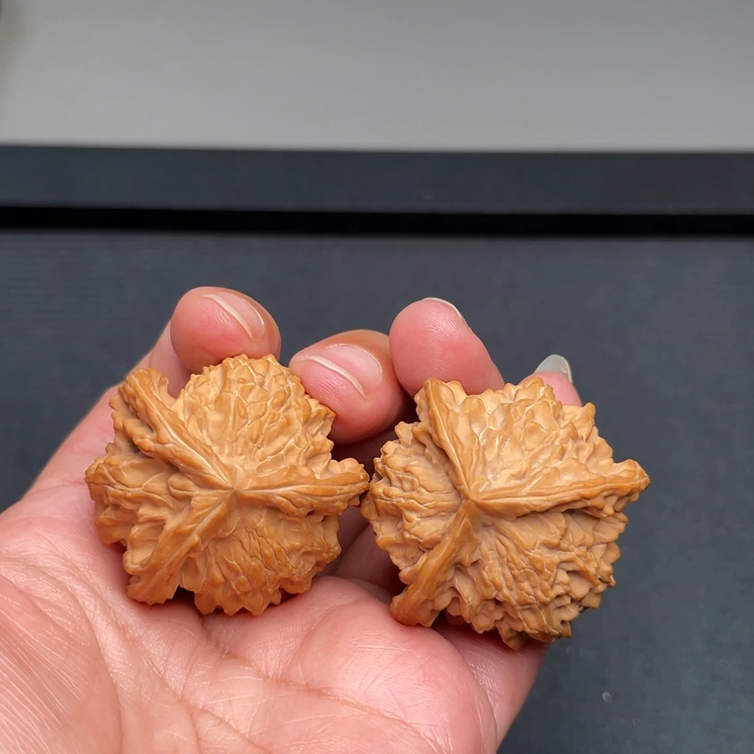 把件猴头核桃38×35盘山三棱XM3351