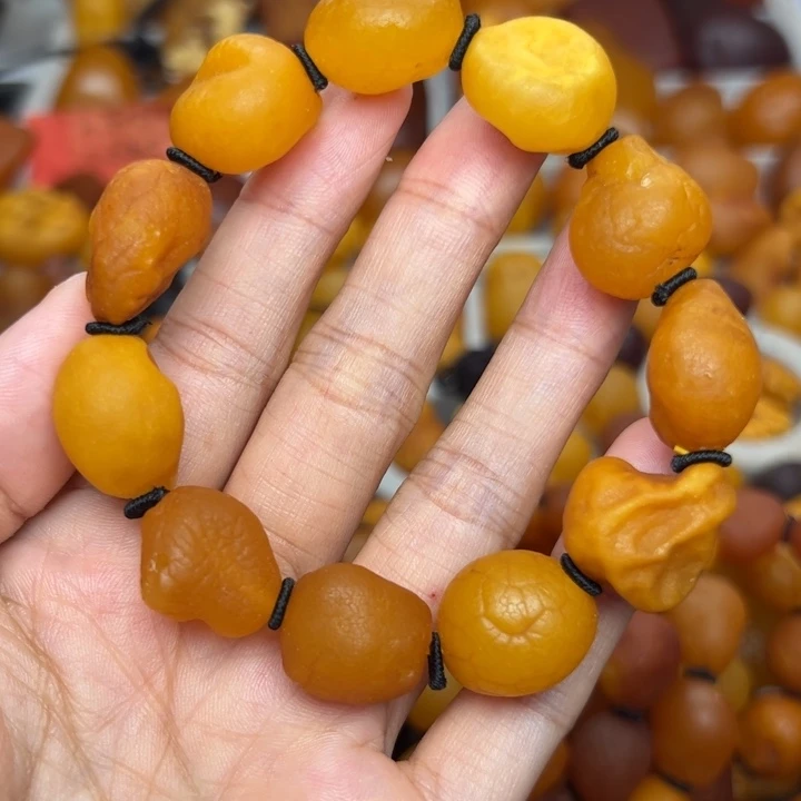 琥珀未镶嵌颈饰天然蜜蜡