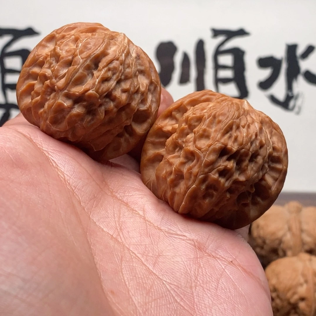 刘***美文玩核桃吊坠38红皮正磨