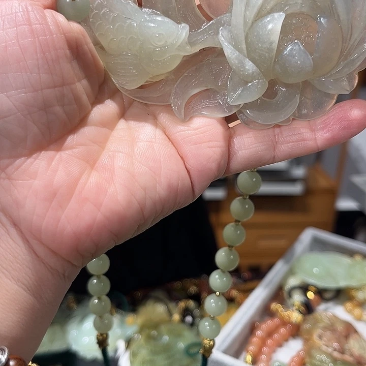 未镶嵌岫玉毛衣链