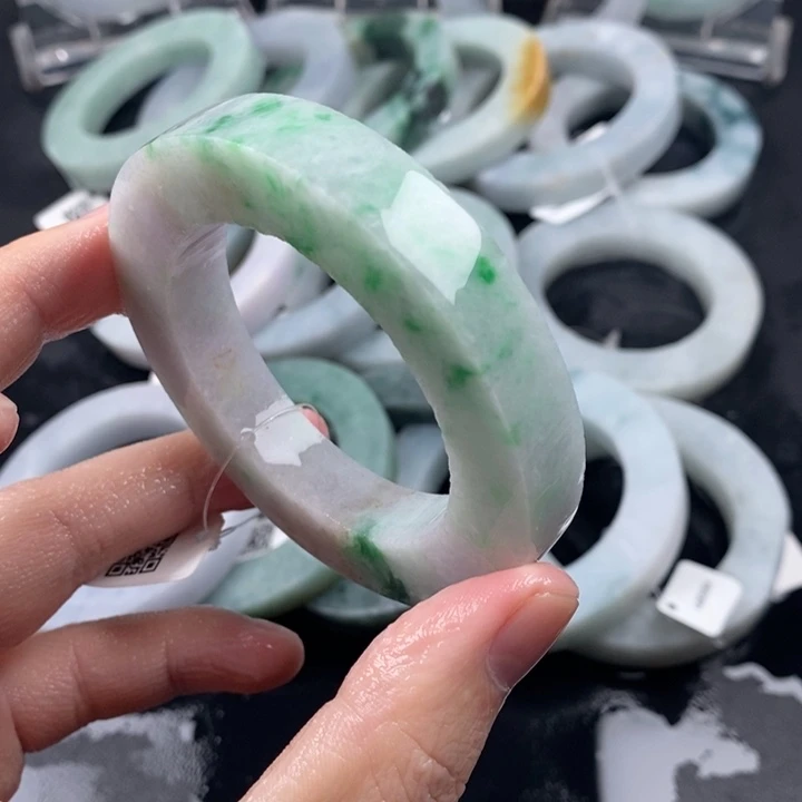 许***生定制翡翠未镶嵌翡翠