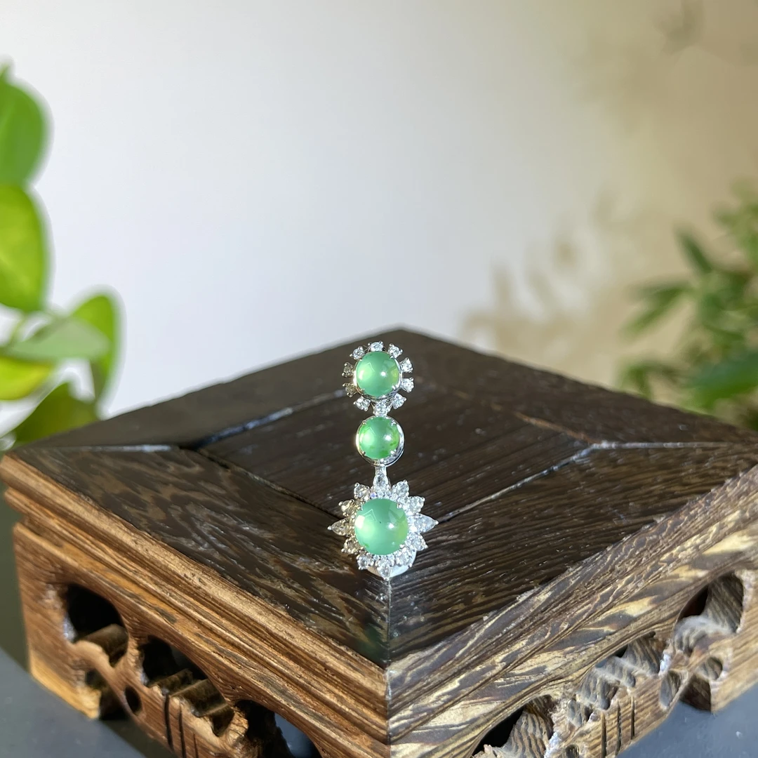 JTA02-157  天然缅甸A货翡翠 18K含钻镶嵌吊坠