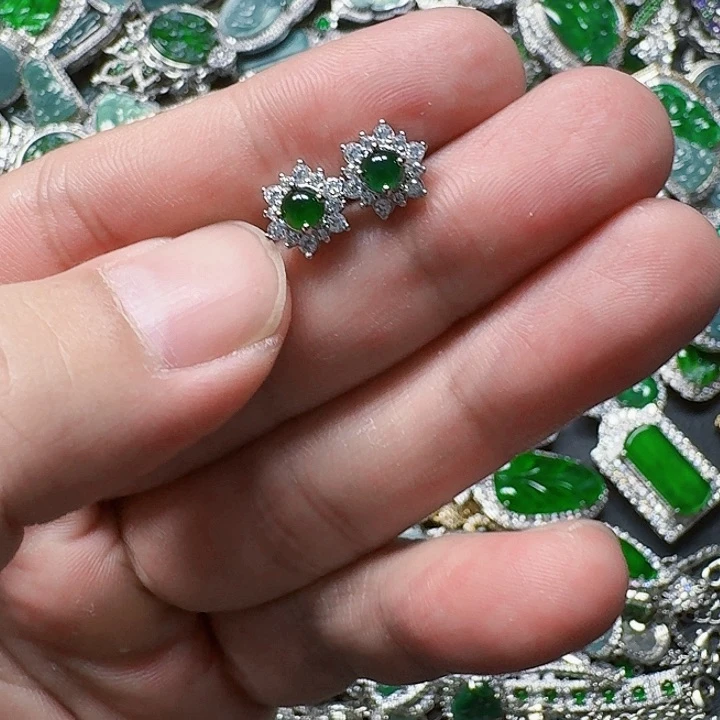 翡翠颈饰未镶嵌天然A货翡翠放漏