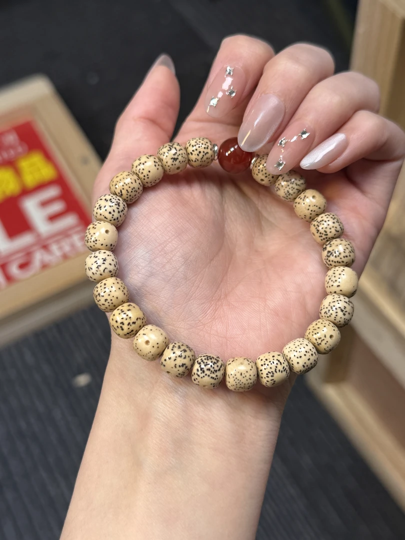 鸡油黄星月菩提9mm手串（无礼盒）MK2237