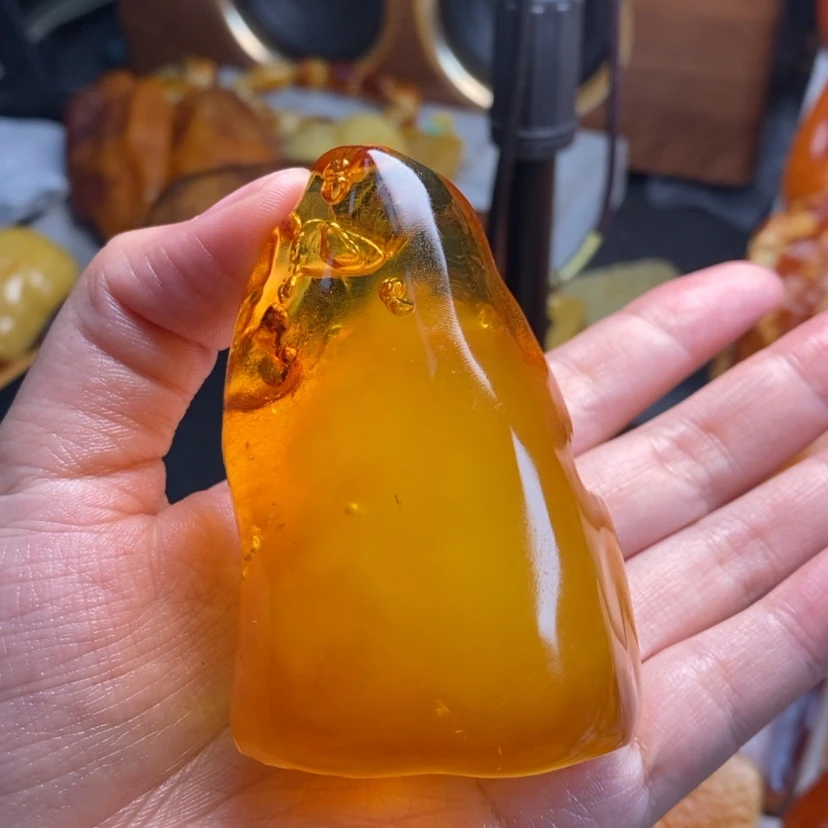 【闪购商品】定制琥珀一***跑裸石，。