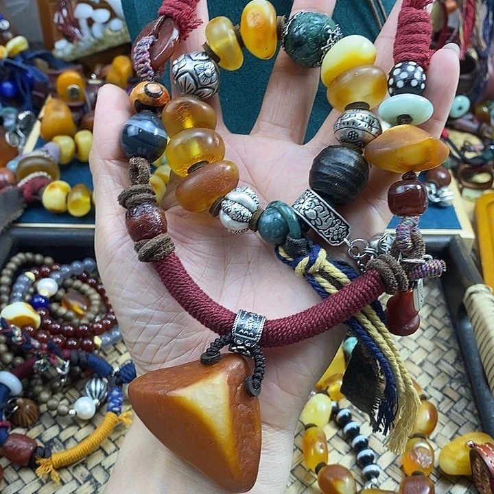 未镶嵌蜜蜡裸石依**故手串项链