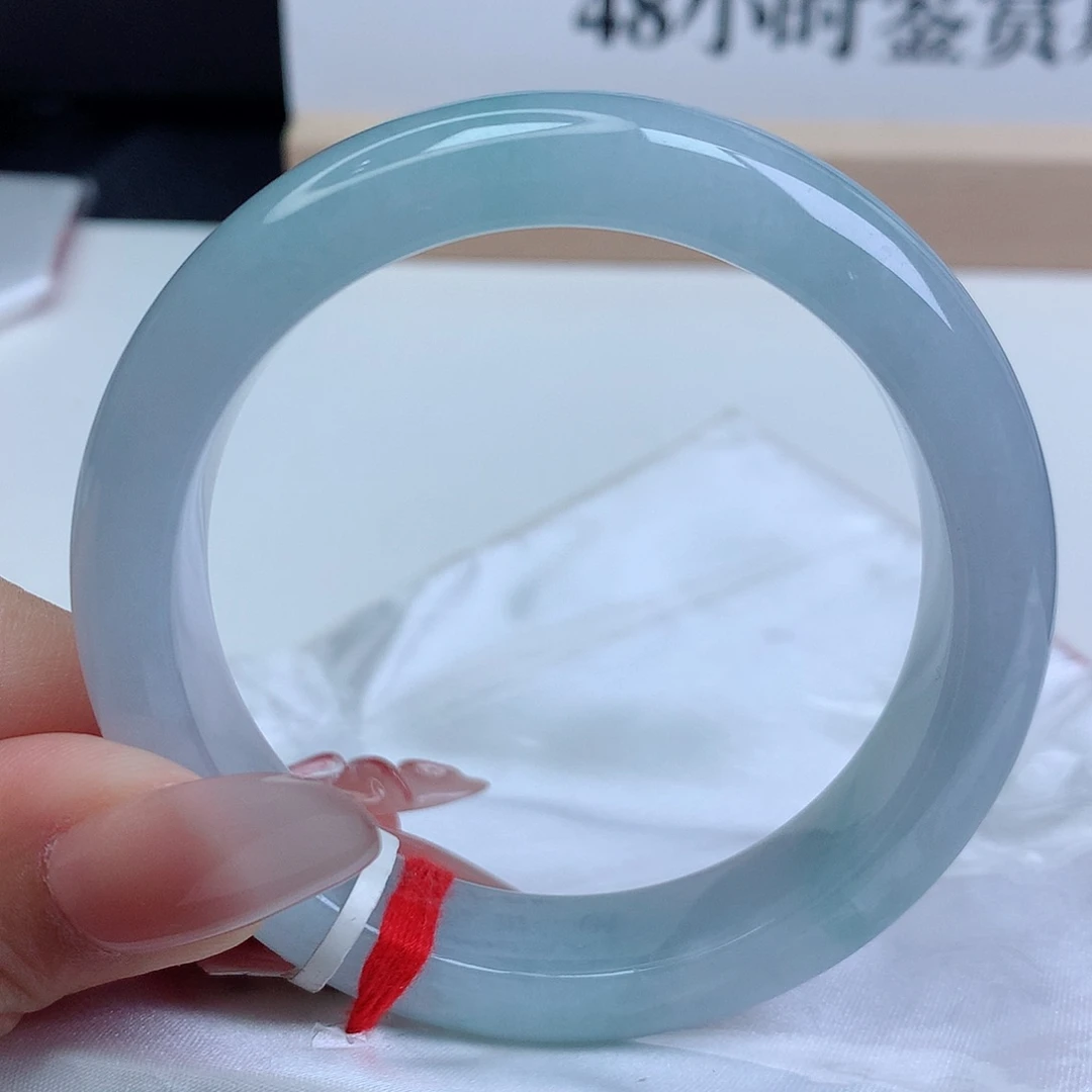 翡翠手镯未镶嵌53圈口