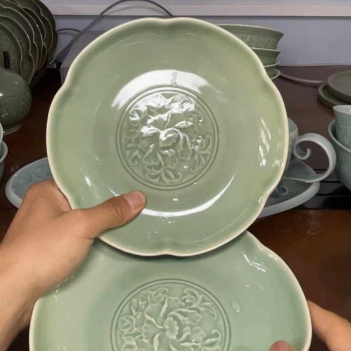 瓷橄榄绿牡丹花口盘 2 只