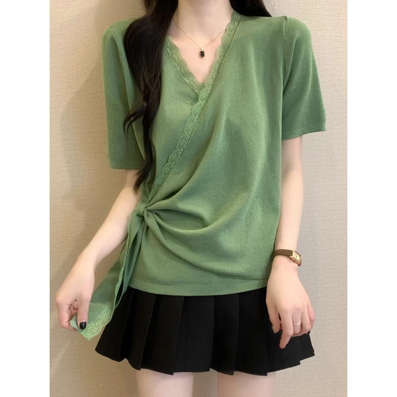 绿色蕾丝边V领冰丝短袖T恤女2025夏大码胖mm森系小衫绑带收腰上衣