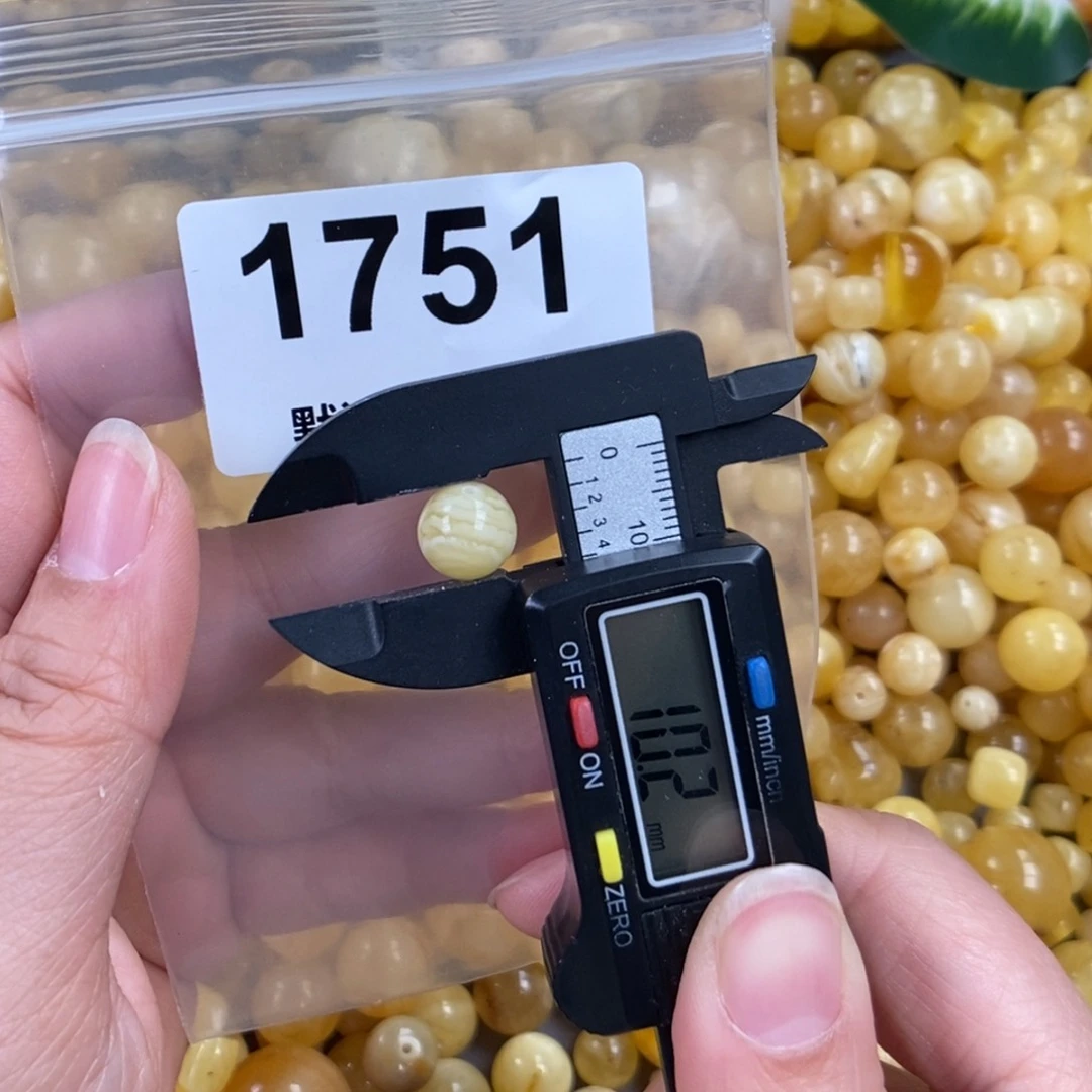 未镶嵌蜜蜡珠宝奇石