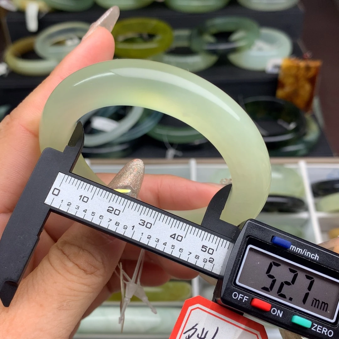 蛇纹石玉未镶嵌手镯645