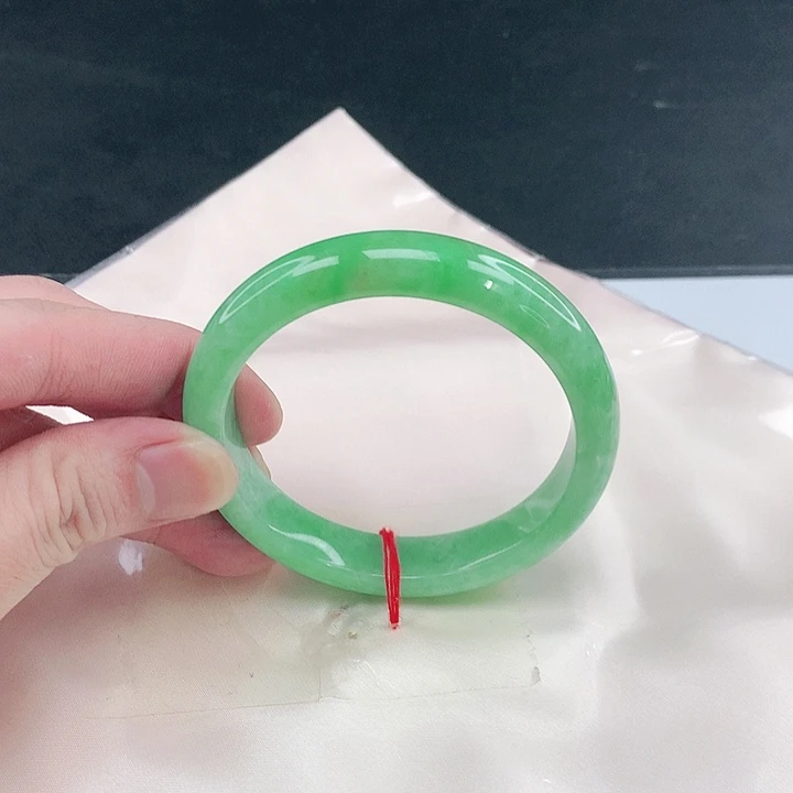 翡翠未镶嵌手镯圈55.5。14013