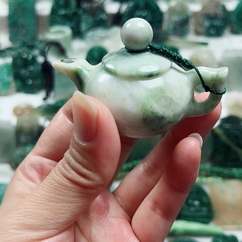 独山玉未镶嵌吊坠