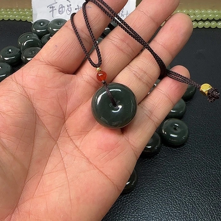 未镶嵌和田玉挂件