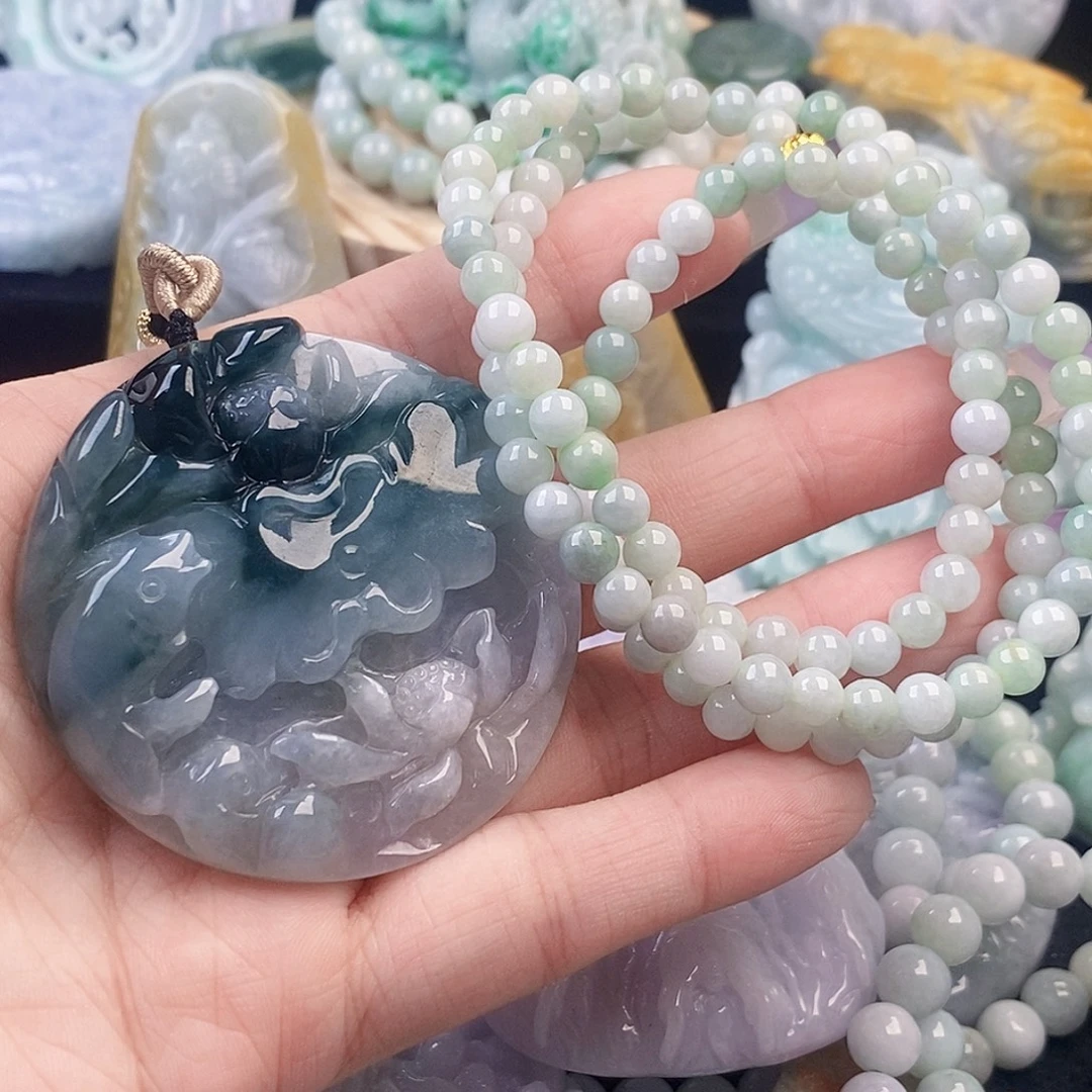 吕***娃翡翠未镶嵌吊坠(不含链)