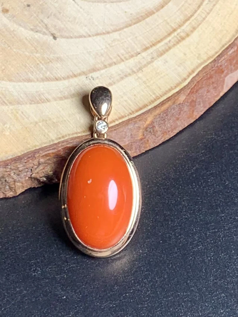 保山南红金镶嵌水滴款式简单大方