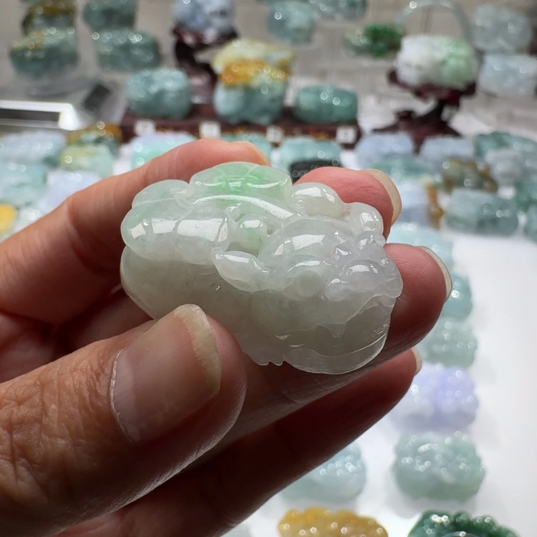 翡翠未镶嵌挂件貔貅