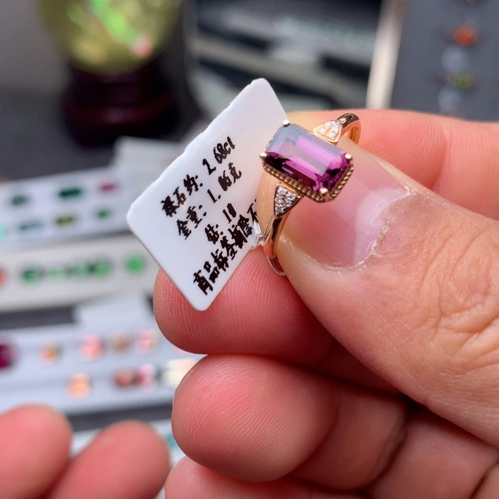 戒指尖晶石18K金镶嵌尖晶石