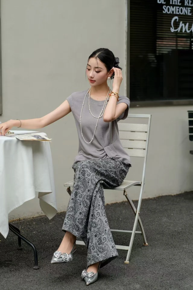 夏季时尚褶皱收腰短袖T恤提花设计感休闲裤套装女