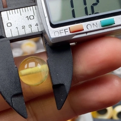 琥珀未镶嵌耳饰圆珠